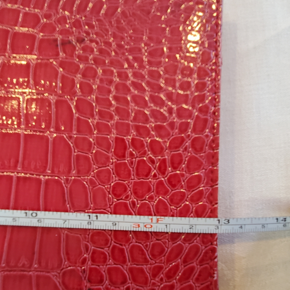 Chic Red Crocodile-Patterned Clutch - image 5